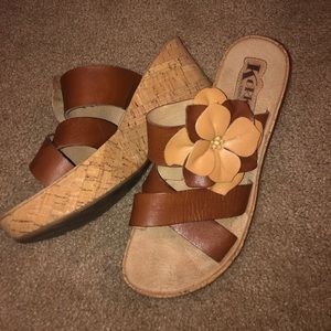 Brown Korks size 8 with flower
